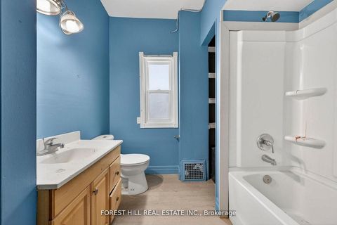 Photo 12 at 89 Toronto Street, City Centre, Barrie