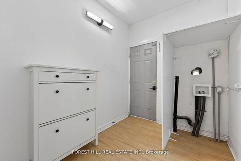 Photo 13 at 89 Toronto Street, City Centre, Barrie