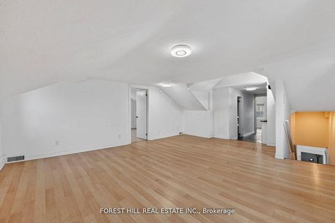 Photo 15 at 89 Toronto Street, City Centre, Barrie