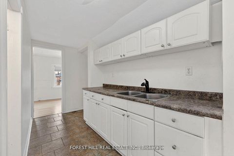 Photo 16 at 89 Toronto Street, City Centre, Barrie