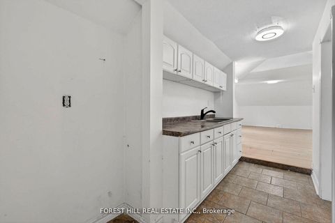 Photo 17 at 89 Toronto Street, City Centre, Barrie