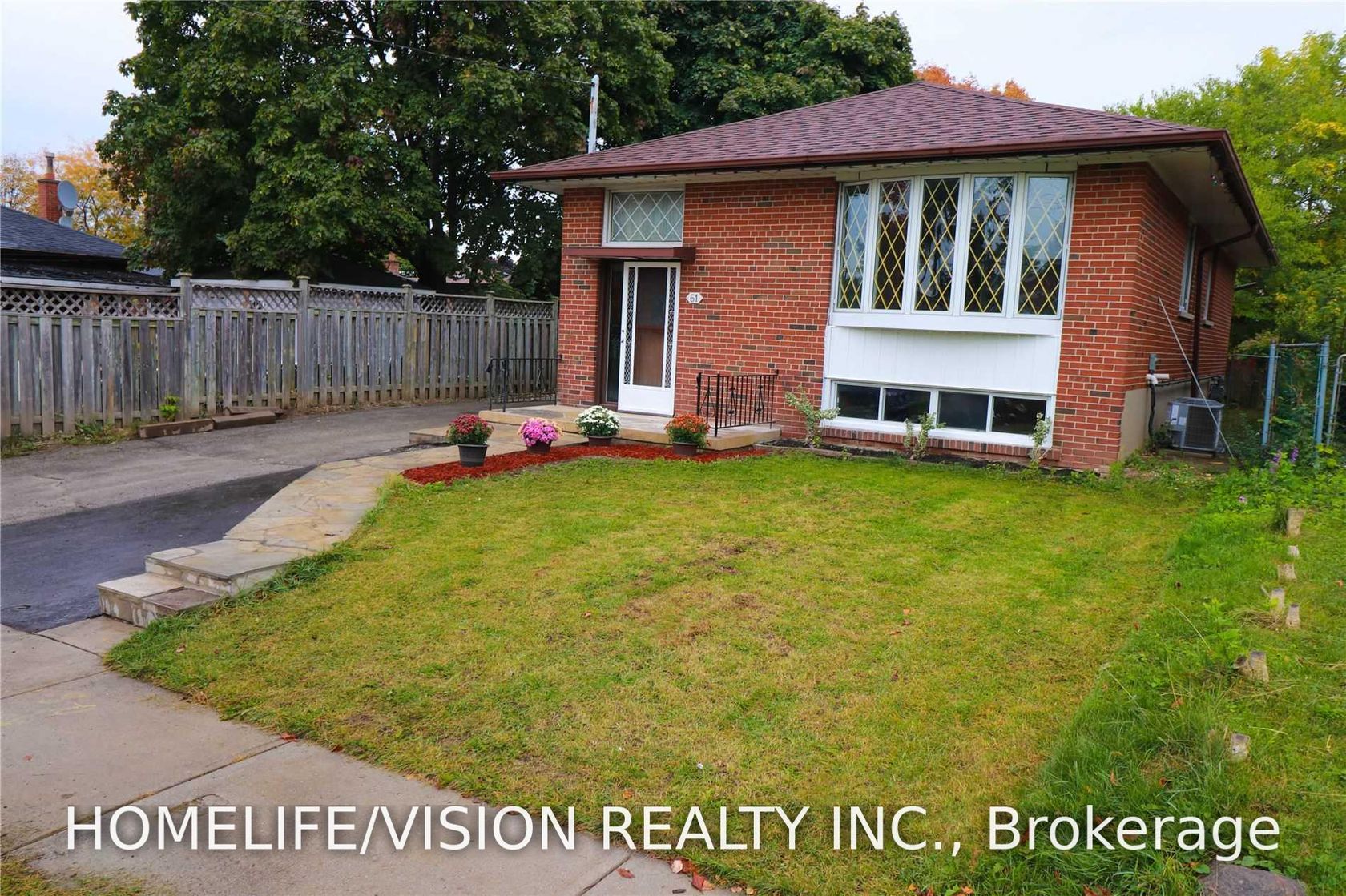 61 Lewiston Road, Dorset Park, Toronto photo 5
