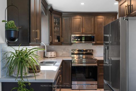 Photo 3 at 19 Austen Lane, Letitia Heights, Barrie
