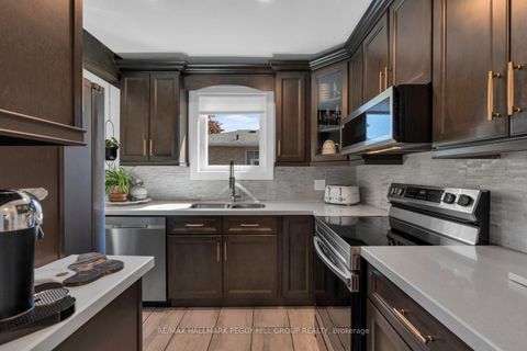 Photo 4 at 19 Austen Lane, Letitia Heights, Barrie