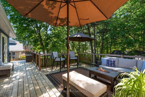 Photo 13 at 19 Austen Lane, Letitia Heights, Barrie