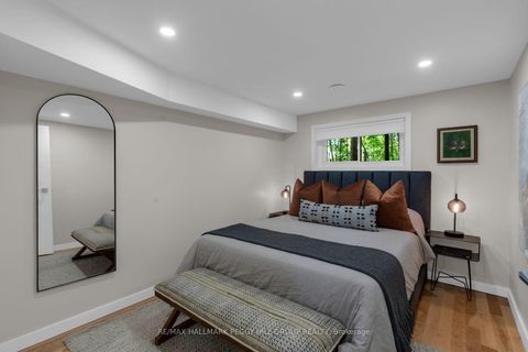 Photo 15 at 19 Austen Lane, Letitia Heights, Barrie