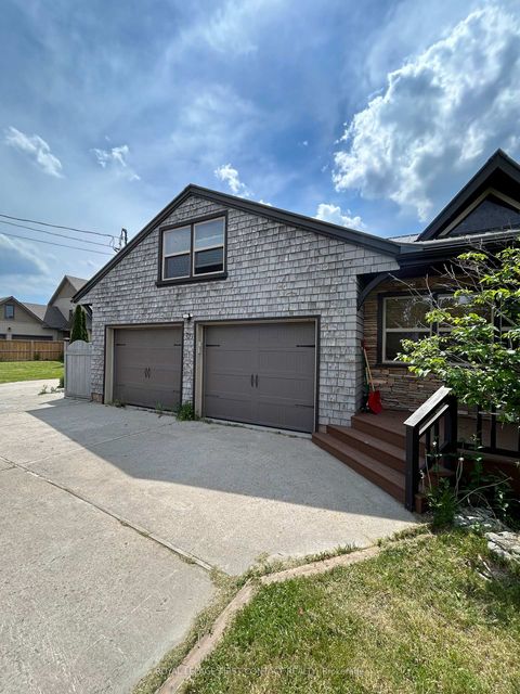 Photo 1 at 523 Lake Drive E, Historic Lakeshore Communities, Georgina