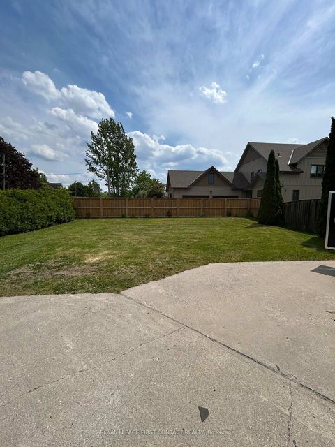 Photo 2 at 523 Lake Drive E, Historic Lakeshore Communities, Georgina