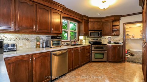 Photo 14 at 523 Lake Drive E, Historic Lakeshore Communities, Georgina