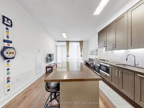 Photo 12 at 732 - 39 Queens Quay E, Waterfront Communities C8, Toronto