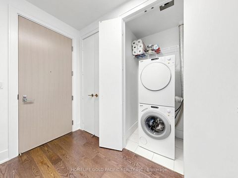 Photo 26 at 732 - 39 Queens Quay E, Waterfront Communities C8, Toronto
