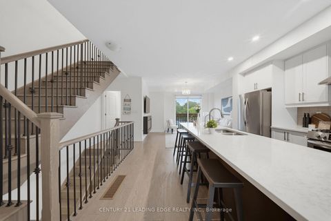 Photo 11 at 332 Laplante Street, Summerhill Estates, Newmarket