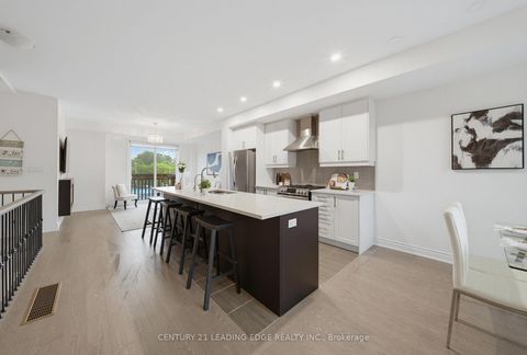 Photo 12 at 332 Laplante Street, Summerhill Estates, Newmarket