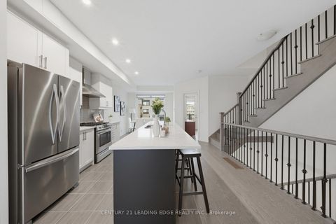 Photo 15 at 332 Laplante Street, Summerhill Estates, Newmarket