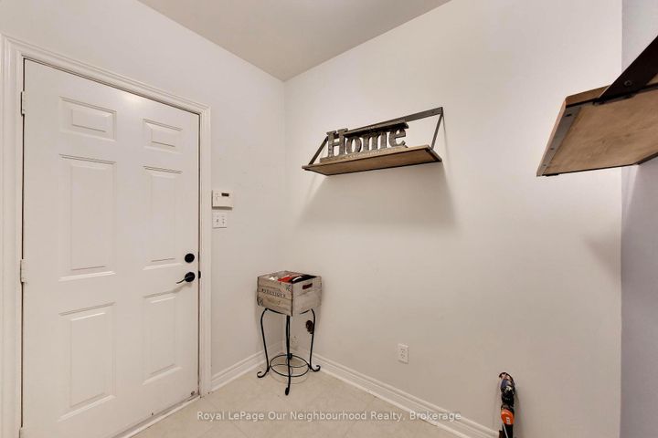 Photo 10 at 2324 Woodcrest Drive, WM Westmount, Oakville