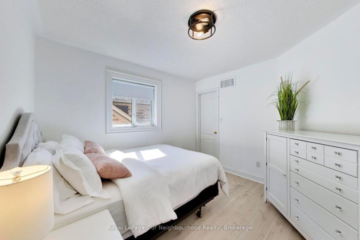 Photo 22 at 2324 Woodcrest Drive, WM Westmount, Oakville
