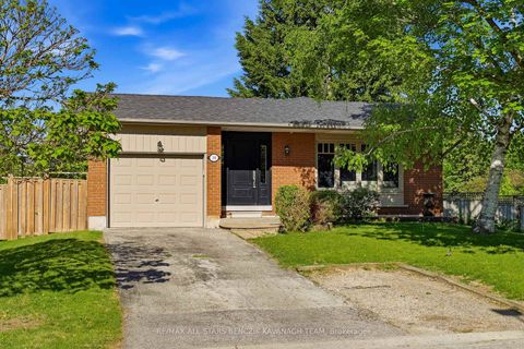 Photo 1 at 30 Sir Caradoc Place, Markham Village, Markham