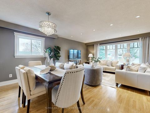 Photo 5 at 30 Sir Caradoc Place, Markham Village, Markham