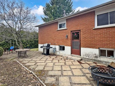 Photo 13 at 30 Sir Caradoc Place, Markham Village, Markham