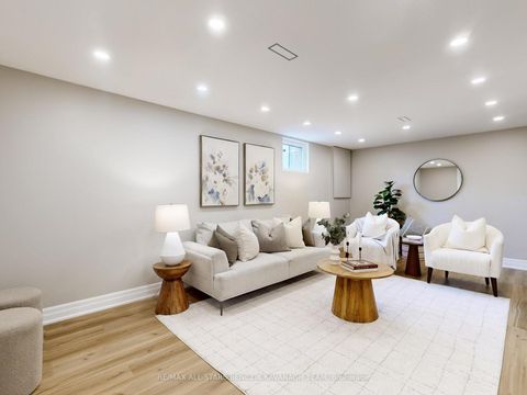 Photo 14 at 30 Sir Caradoc Place, Markham Village, Markham