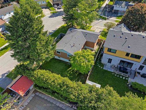 Photo 21 at 30 Sir Caradoc Place, Markham Village, Markham