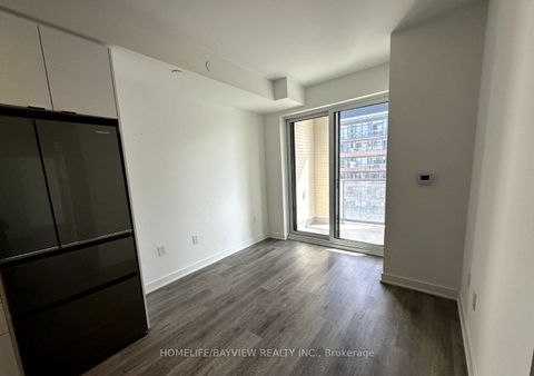 Photo 7 at 808 - 100 Eagle Rock Way, Rural Vaughan, Vaughan