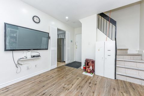 Photo 5 at 108 - 10 Eddystone Avenue, Jane Heights, Toronto