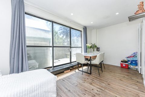Photo 9 at 108 - 10 Eddystone Avenue, Jane Heights, Toronto