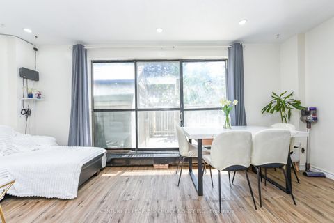 Photo 15 at 108 - 10 Eddystone Avenue, Jane Heights, Toronto