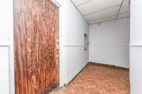 Photo 25 at 108 - 10 Eddystone Avenue, Jane Heights, Toronto