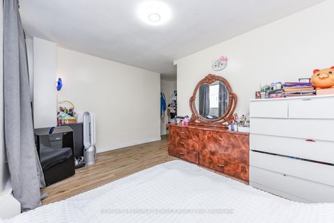 Photo 31 at 108 - 10 Eddystone Avenue, Jane Heights, Toronto