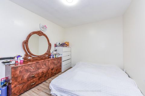 Photo 33 at 108 - 10 Eddystone Avenue, Jane Heights, Toronto