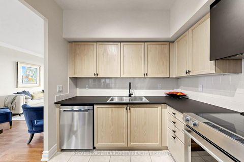 Photo 7 at LPH 1 - 2 Clairtrell Road, Willowdale East, Toronto