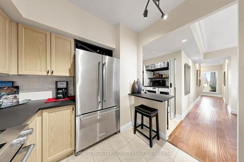 Photo 8 at LPH 1 - 2 Clairtrell Road, Willowdale East, Toronto