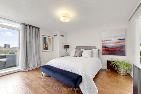 Photo 9 at LPH 1 - 2 Clairtrell Road, Willowdale East, Toronto