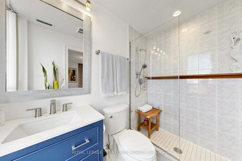 Photo 11 at LPH 1 - 2 Clairtrell Road, Willowdale East, Toronto