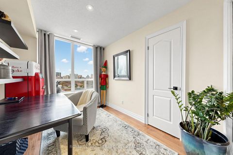 Photo 14 at LPH 1 - 2 Clairtrell Road, Willowdale East, Toronto