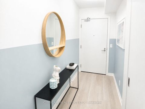Photo 2 at 506 - 185 Alberta Avenue, Oakwood Village, Toronto