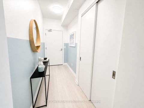 Photo 3 at 506 - 185 Alberta Avenue, Oakwood Village, Toronto