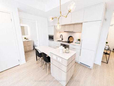 Photo 10 at 506 - 185 Alberta Avenue, Oakwood Village, Toronto