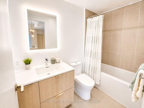 Photo 15 at 506 - 185 Alberta Avenue, Oakwood Village, Toronto