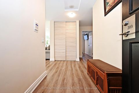 Photo 1 at 203 - 91 Townsgate Drive, Yorkhill, Vaughan