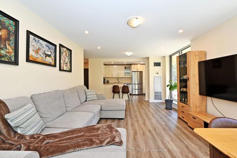Photo 12 at 203 - 91 Townsgate Drive, Yorkhill, Vaughan