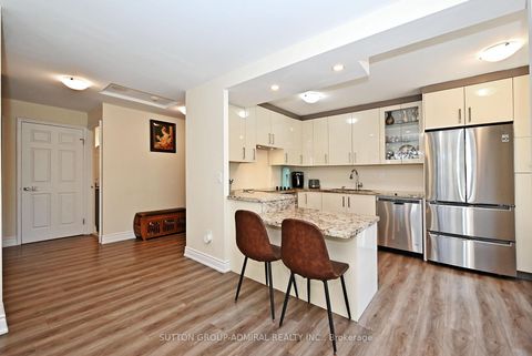 Photo 15 at 203 - 91 Townsgate Drive, Yorkhill, Vaughan