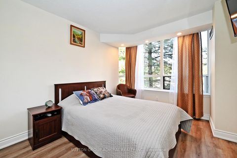 Photo 32 at 203 - 91 Townsgate Drive, Yorkhill, Vaughan