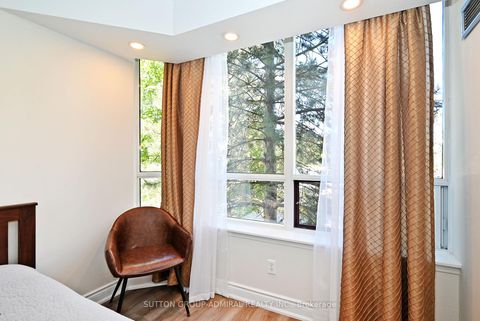 Photo 33 at 203 - 91 Townsgate Drive, Yorkhill, Vaughan