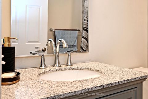Photo 37 at 203 - 91 Townsgate Drive, Yorkhill, Vaughan