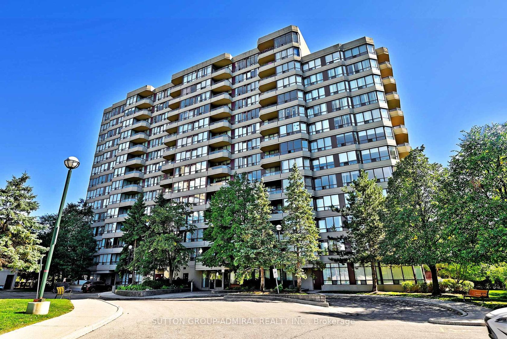 203 - 91 Townsgate Drive, Yorkhill, Vaughan photo number 2