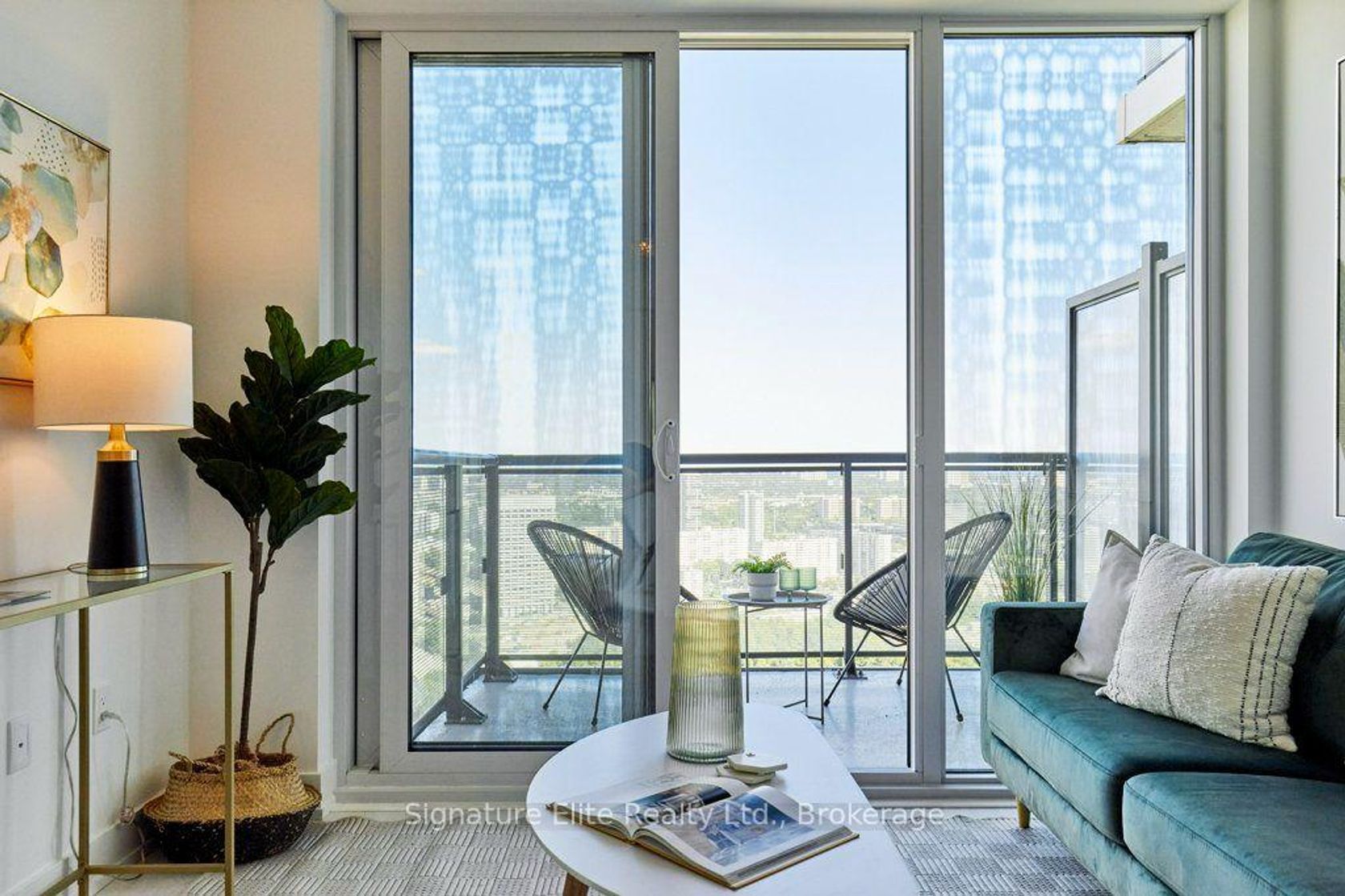 4207 - 30 Inn on the Park Drive, Don Mills, Toronto photo number 2