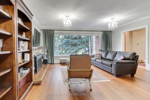 Photo 7 at 40 Cowley Avenue, City Centre West, Toronto
